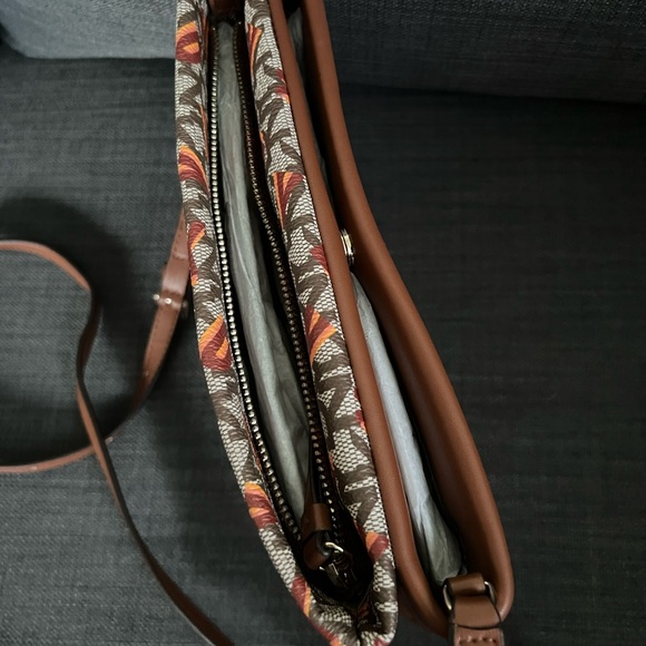 NWT DKNY LOGO CROSSBODY SHOULDER BAG PURSE - Picture 3 of 7